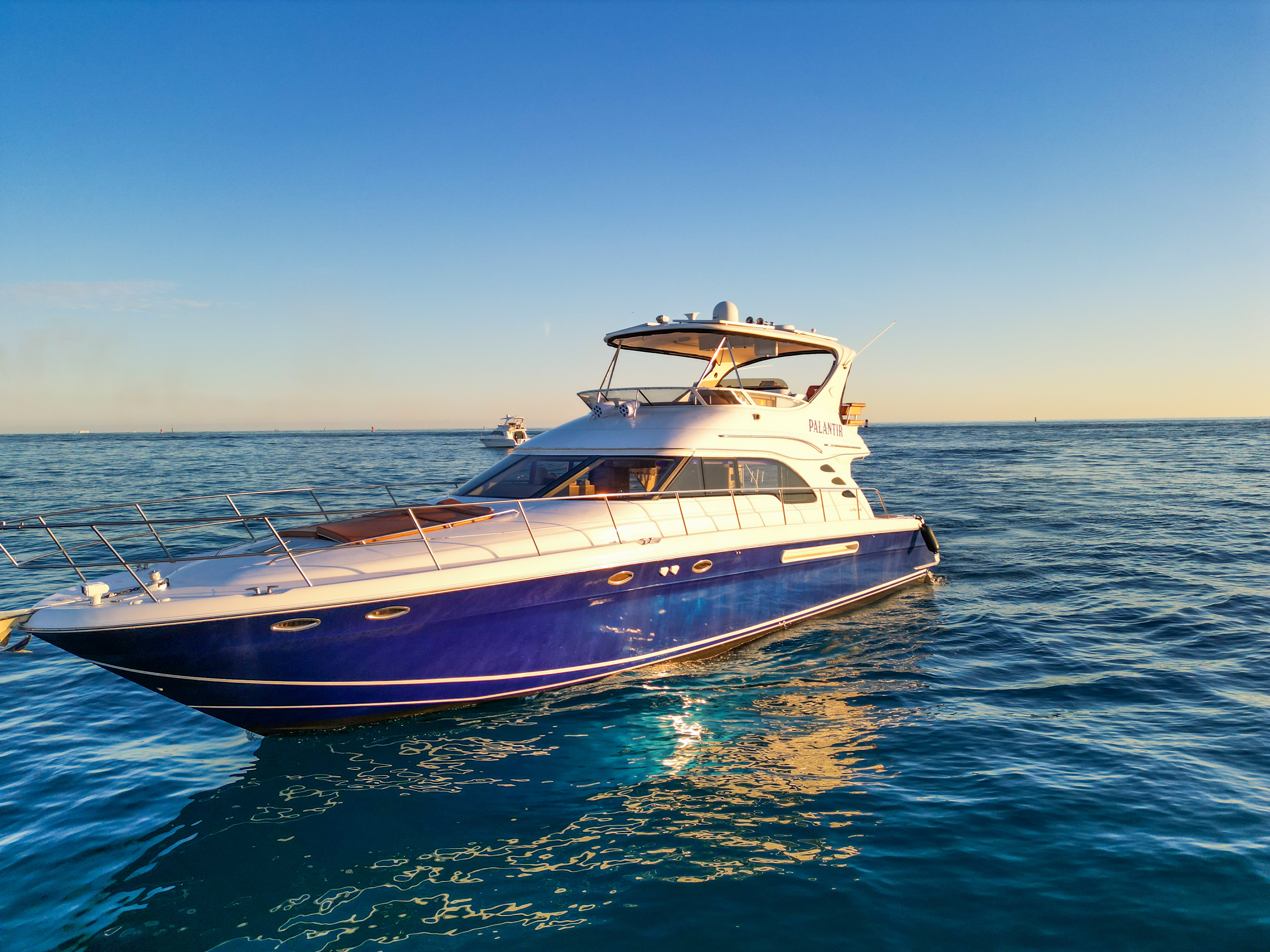 65FT SeaRay Sedan Bridge  — Motor Yacht in Miami